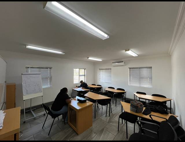 940M² WAREHOUSE TO LET IN DALPARK